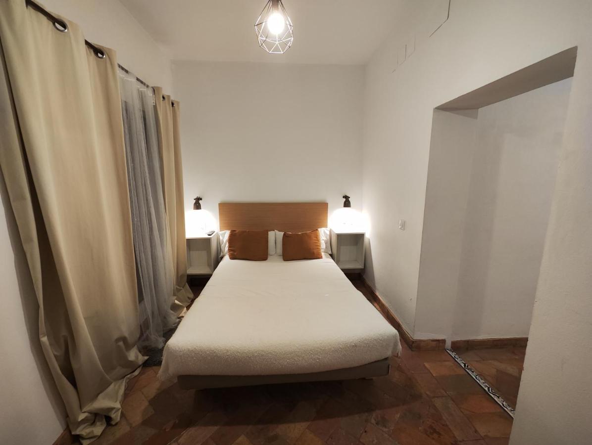 Frenteabastos Suites Cafe Hostal & Apartments Καρμόνα Εξωτερικό φωτογραφία