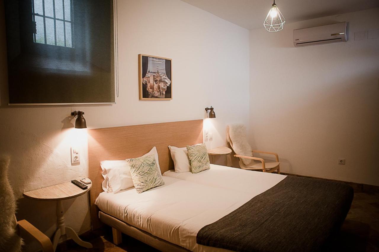 Frenteabastos Suites Cafe Hostal & Apartments Καρμόνα Εξωτερικό φωτογραφία